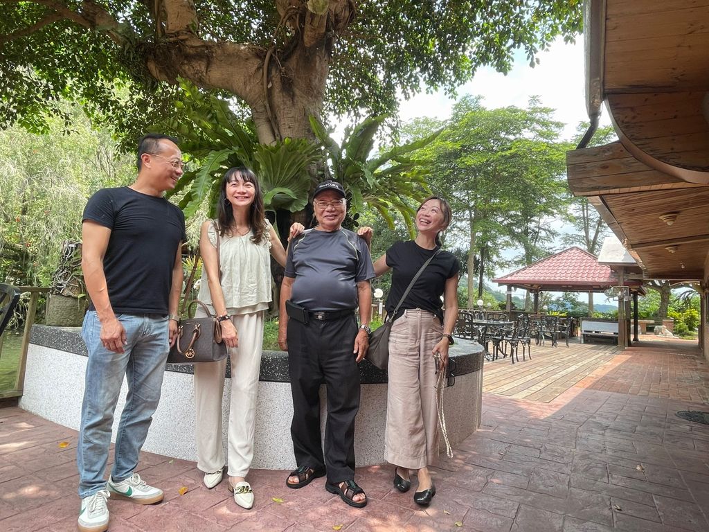 新竹關西美食逸園客家餐館：庭院美景與美食共聚的溫馨家族時光 @極光公主飛妮