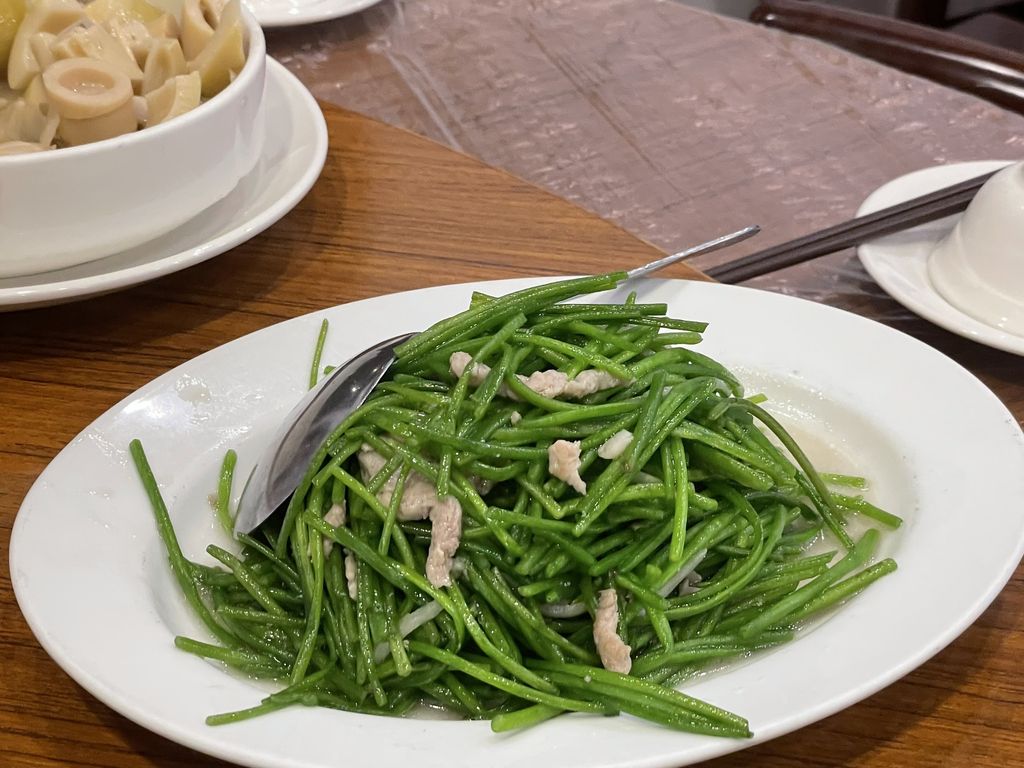 新竹關西美食逸園客家餐館：庭院美景與美食共聚的溫馨家族時光 @極光公主飛妮