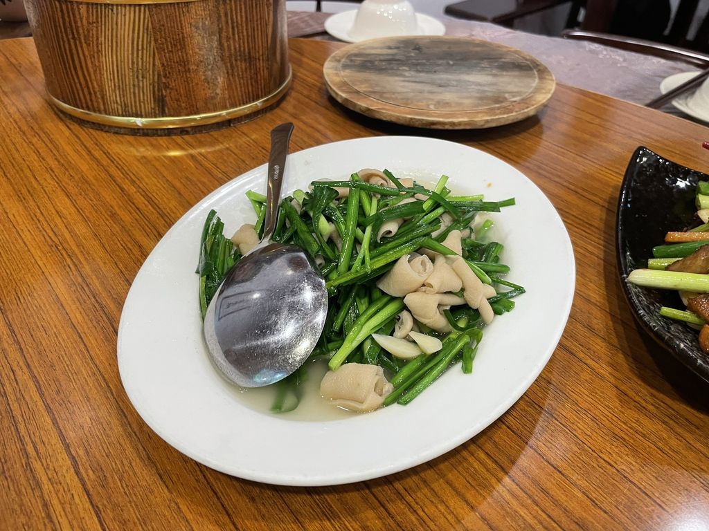 新竹關西美食逸園客家餐館：庭院美景與美食共聚的溫馨家族時光 @極光公主飛妮