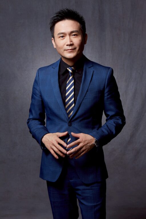 業界傳奇黃國華首度公開「雷龍式銷售」心法 90%客戶點頭成交的秘密武器 寒冬逆勢突圍的變現之道 1 200427 國華形象照0090