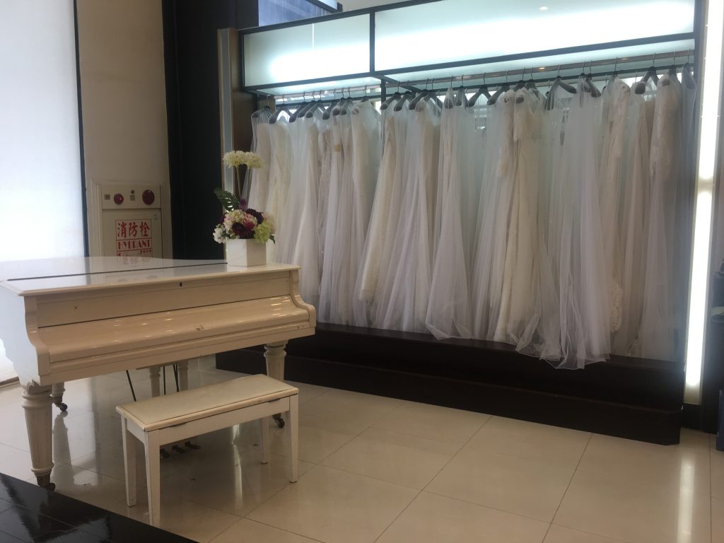 新竹京華國際婚紗影城。創意寫真主題會館。寫真試穿禮服體驗分享。[極光公主飛妮] @極光公主飛妮